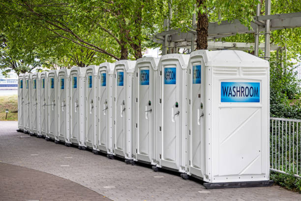 Porta potty delivery and setup in Leadington, MO